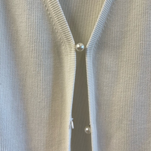 REVOLVE Cream Sleeveless Cardigan - Picture 2 of 4